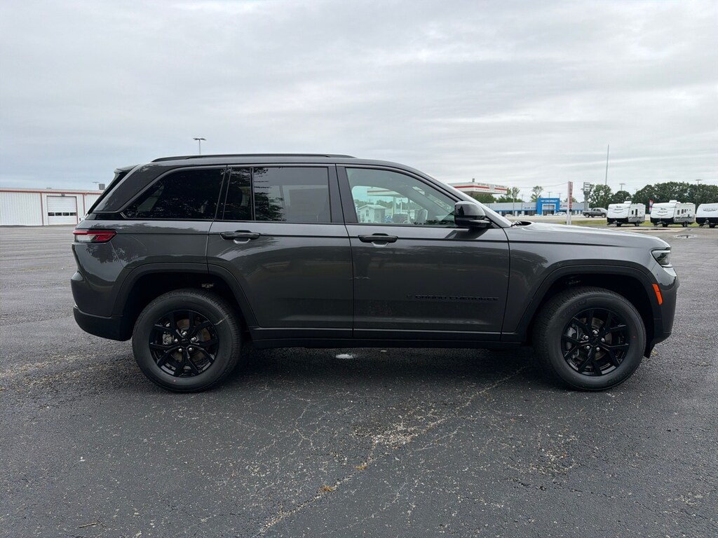 New 2026 Jeep Grand Cherokee LAREDO ALTITUDE 4X4 Sport Utility