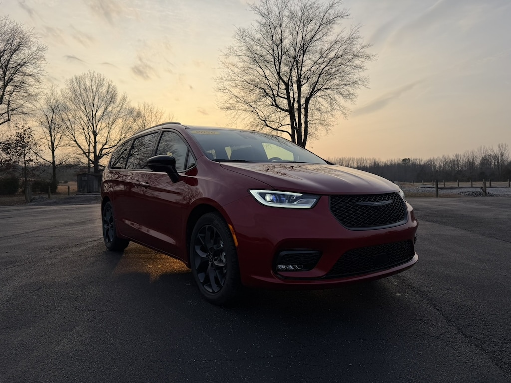 New 2026 Chrysler Pacifica SELECT Passenger Van