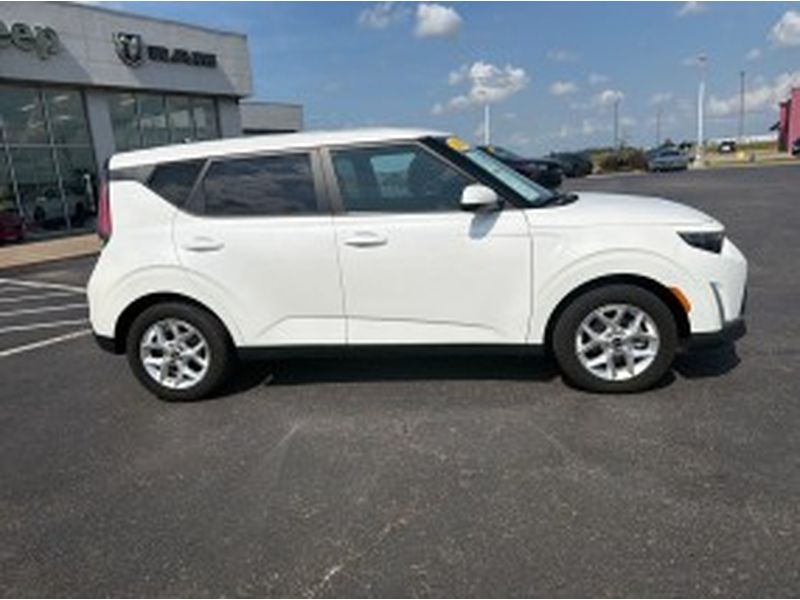 Used 2024 Kia Soul LX Hatchback
