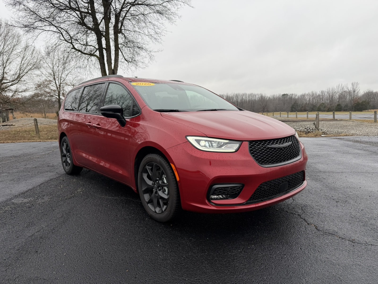 2026 Chrysler Pacifica Limited's photo