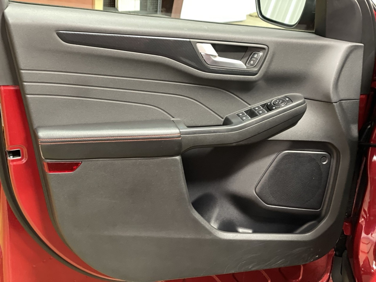 2024 Ford Escape ST-Line - Photo 13
