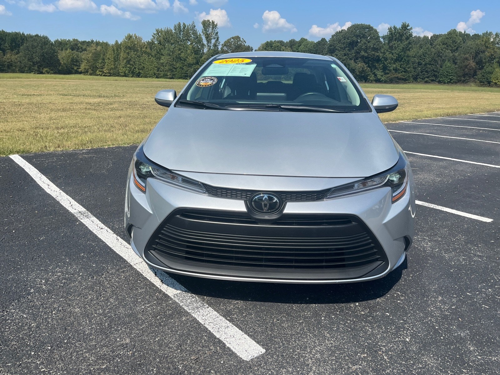 2025 Toyota Corolla LE photo 2