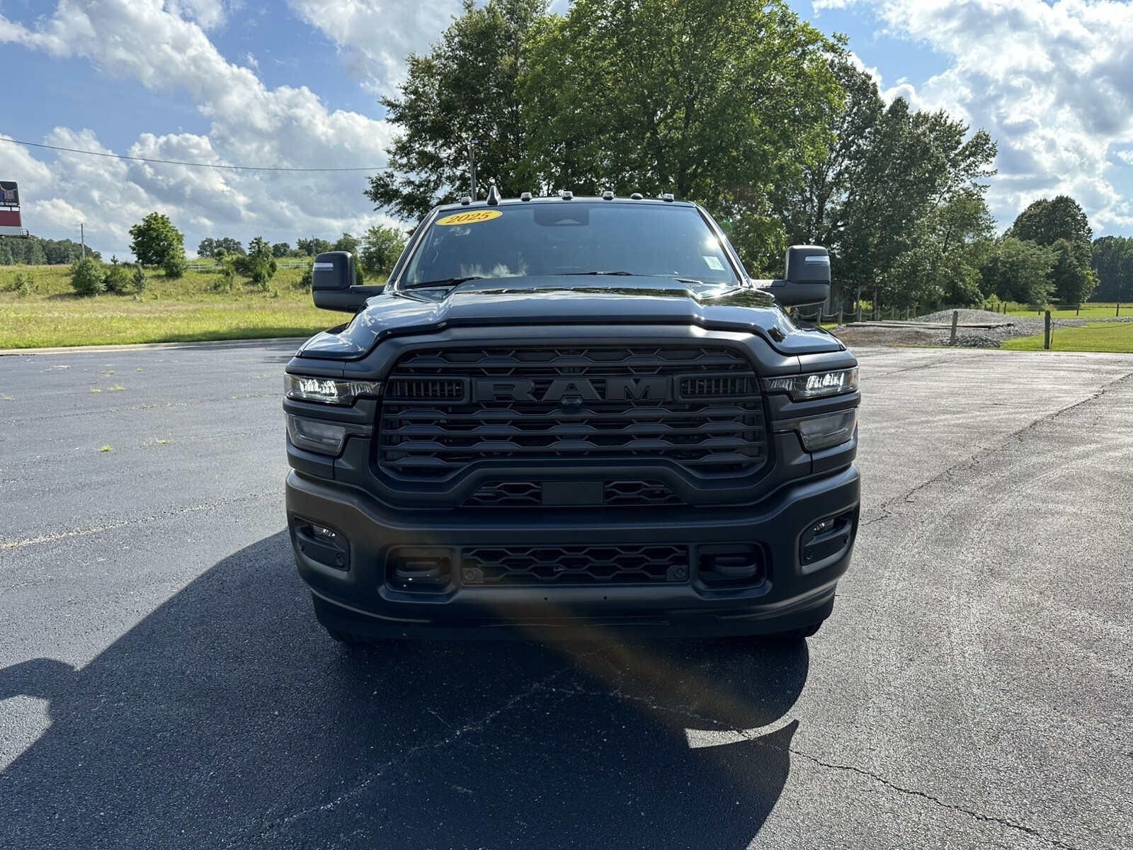 2025 Ram 2500 Tradesman photo 2