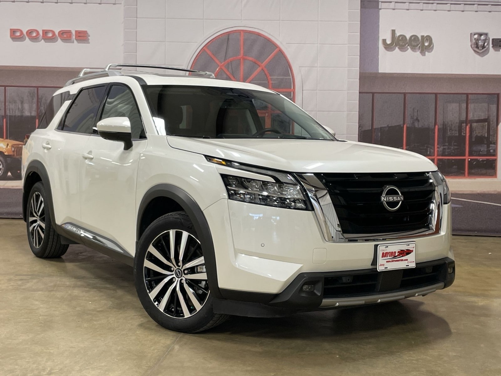 2024 Nissan Pathfinder Platinum 4WD's photo