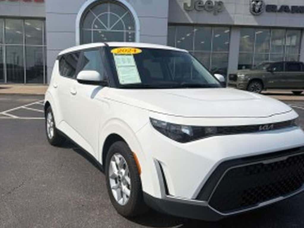 Used 2024 Kia Soul LX Hatchback