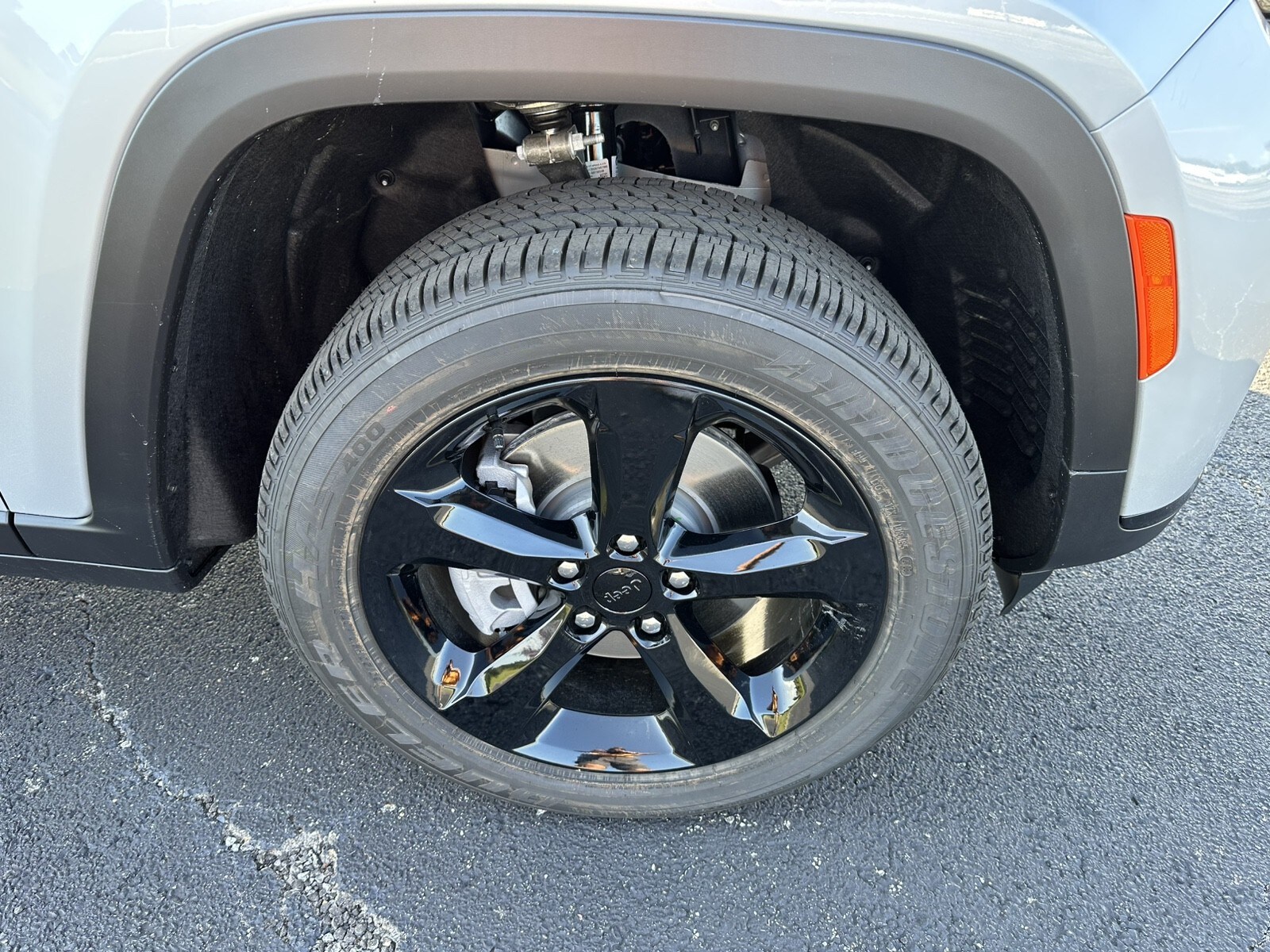 2025 Jeep Grand Cherokee Altitude photo 3