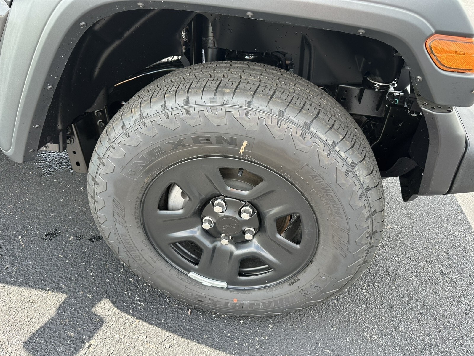 2025 Jeep Wrangler Sport photo 3