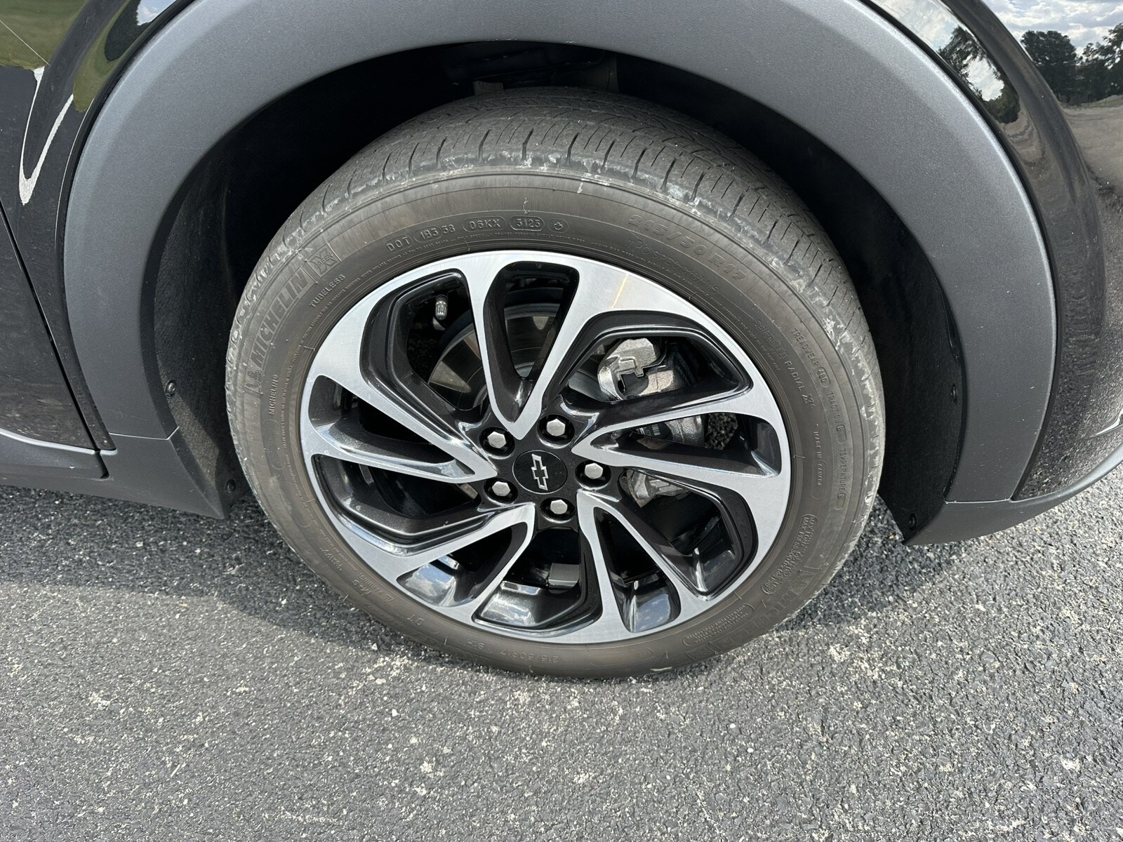2023 Chevrolet Bolt EUV Premier photo 3