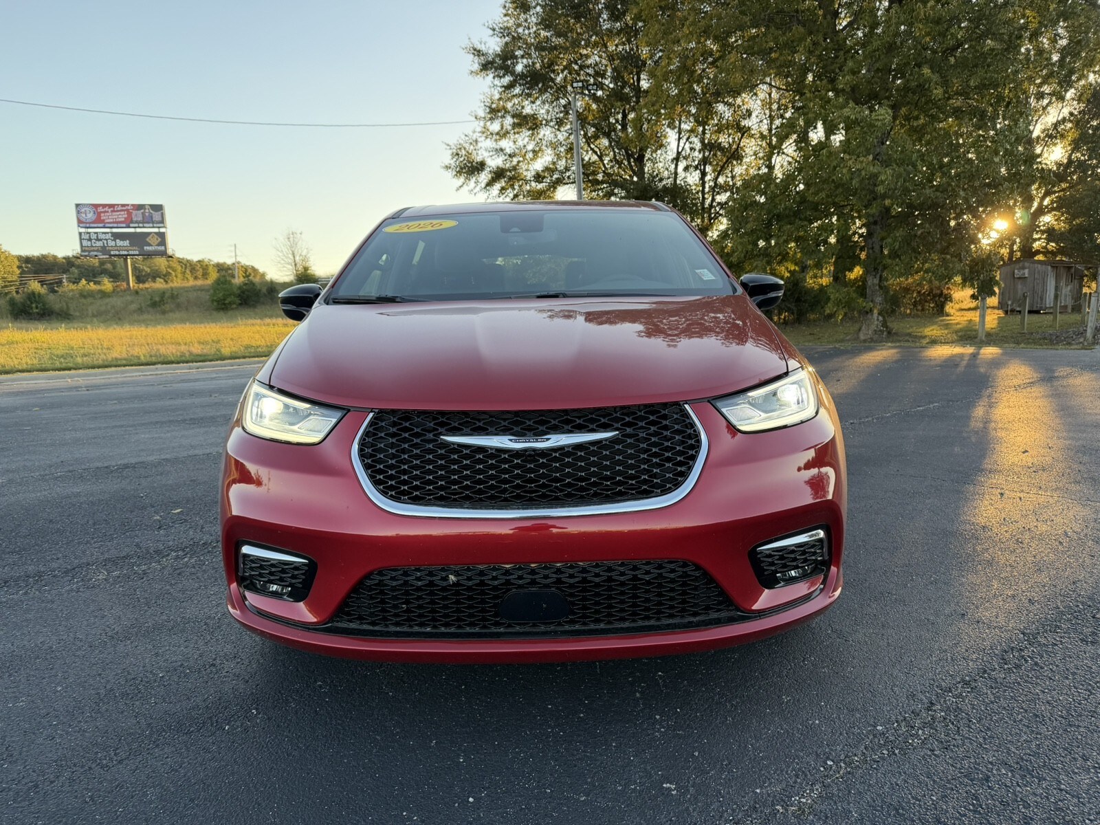 2026 Chrysler Pacifica photo 2