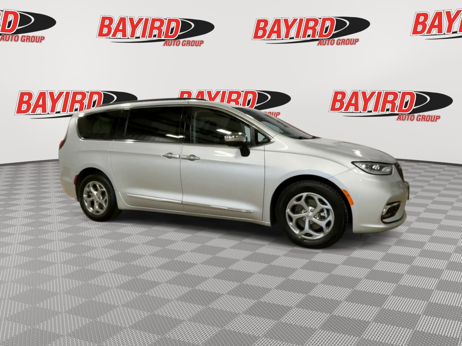 2023 Chrysler Pacifica Limited photo 2