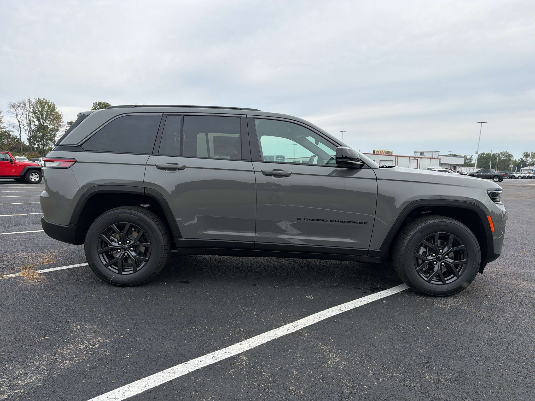 New 2027 Jeep Grand Cherokee Laredo Sport Utility