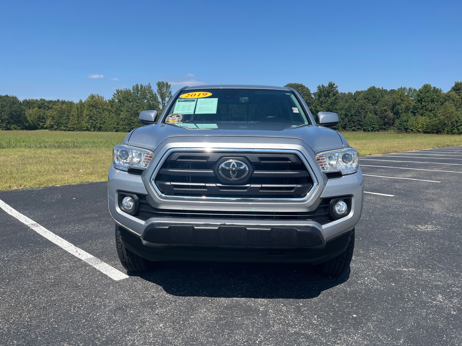2019 Toyota Tacoma SR5 V6 photo 2