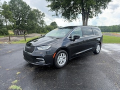 2026 Chrysler Pacifica Select Passenger Van
