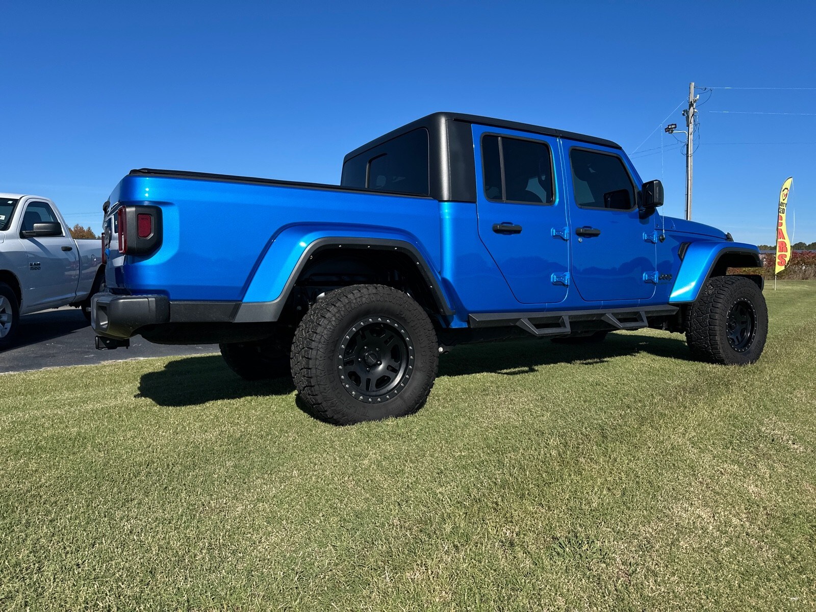 2022 Jeep Gladiator Sport S photo 4