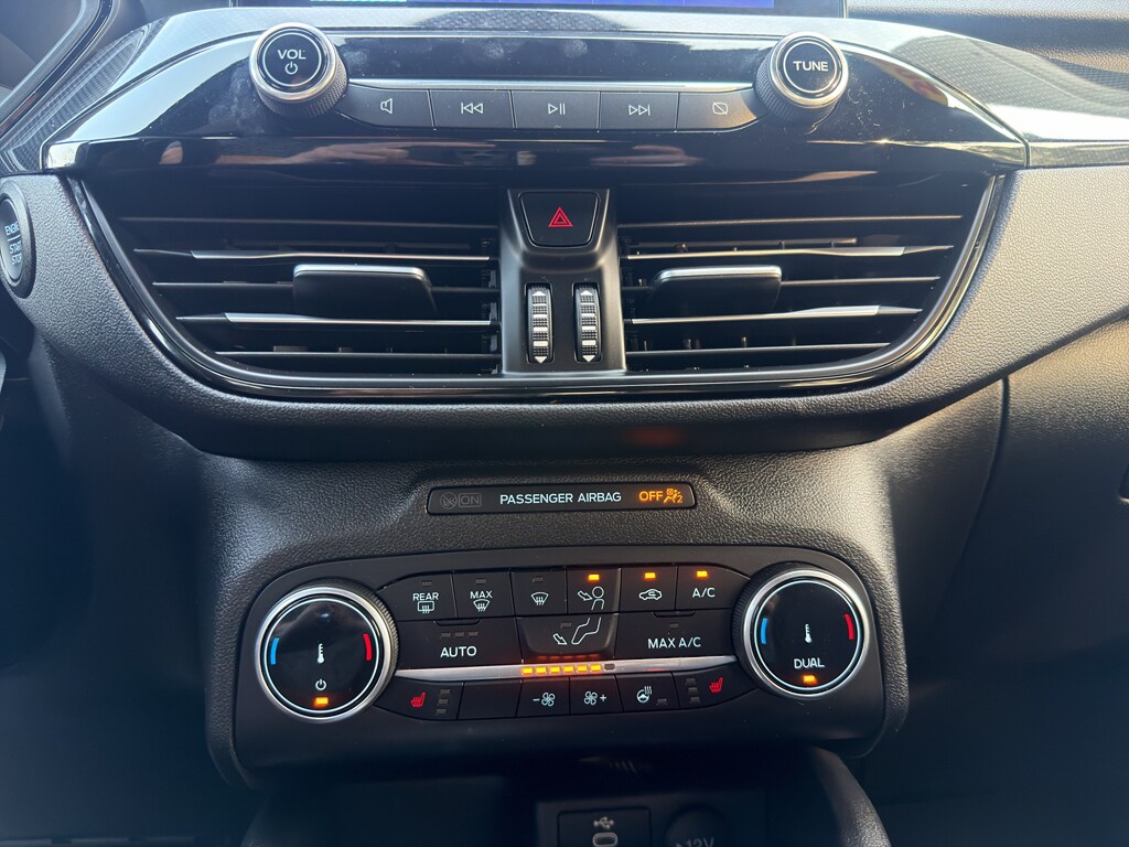 2025 Ford Escape ST-Line Select - Photo 30