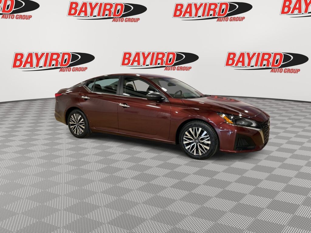 Used 2024 Nissan Altima 2.5 SV Sedan