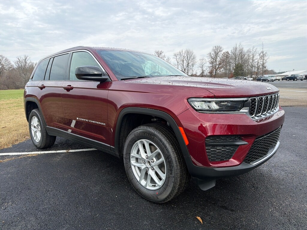 New 2025 Jeep Grand Cherokee LAREDO X 4X2 Sport Utility