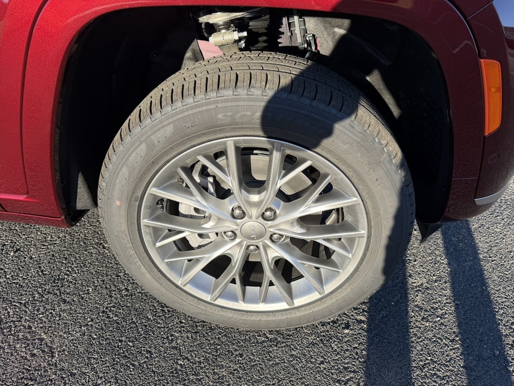 New 2025 Jeep Grand Cherokee L SUMMIT 4X4 Sport Utility