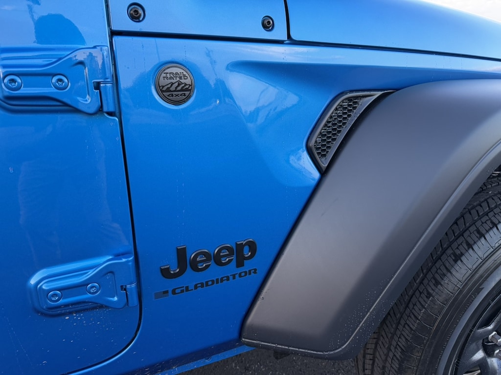 New 2026 Jeep Gladiator SPORT 4X4 Pickup