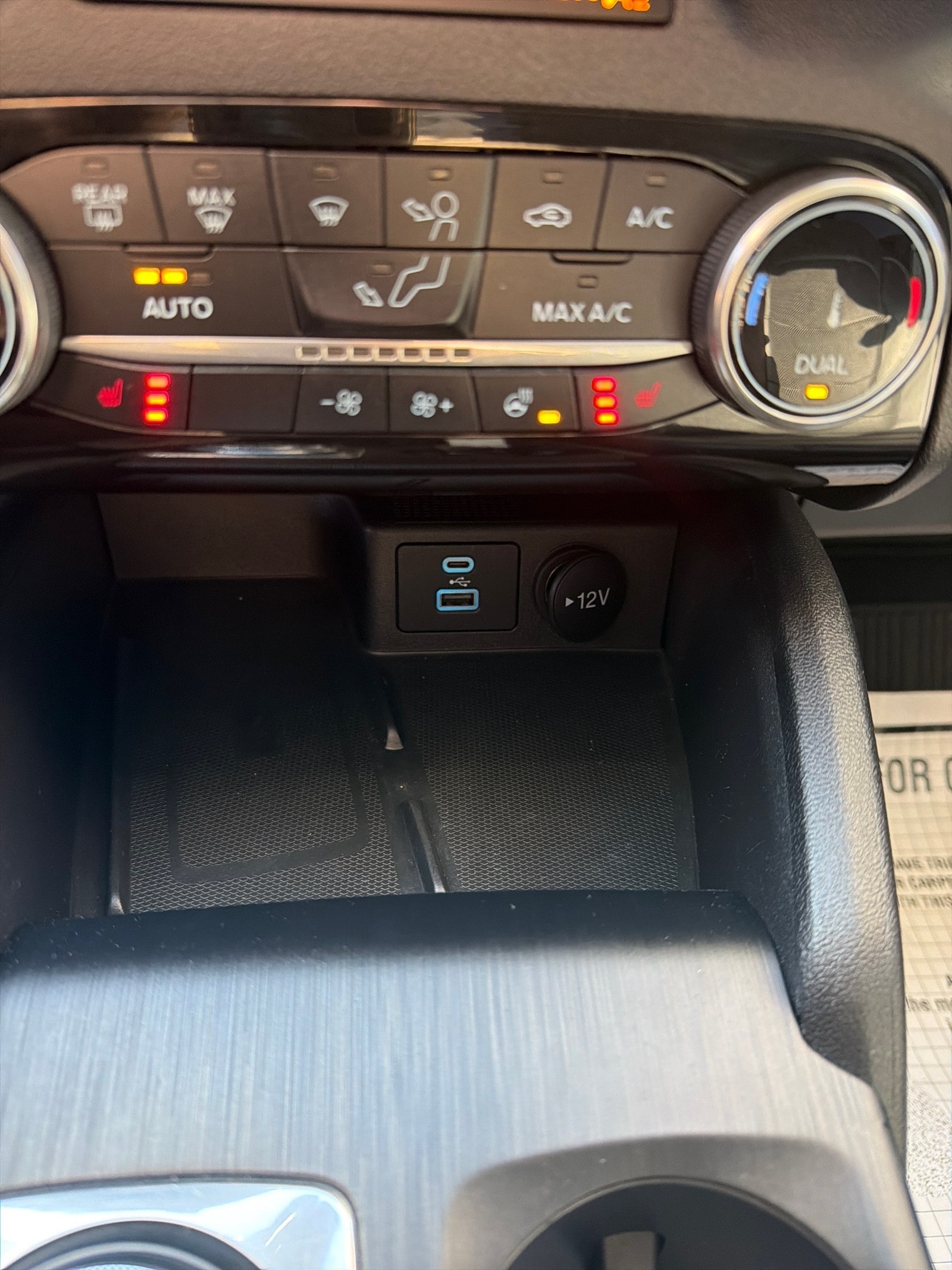 2022 Ford Escape SEL - Photo 17