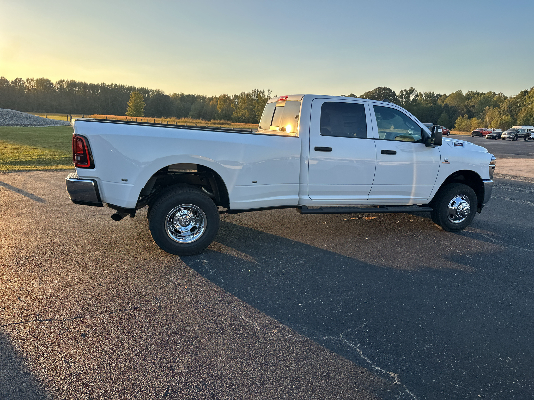 New 2027 Ram 3500 TRADESMAN CREW CAB 4X4 8' BOX Pickup