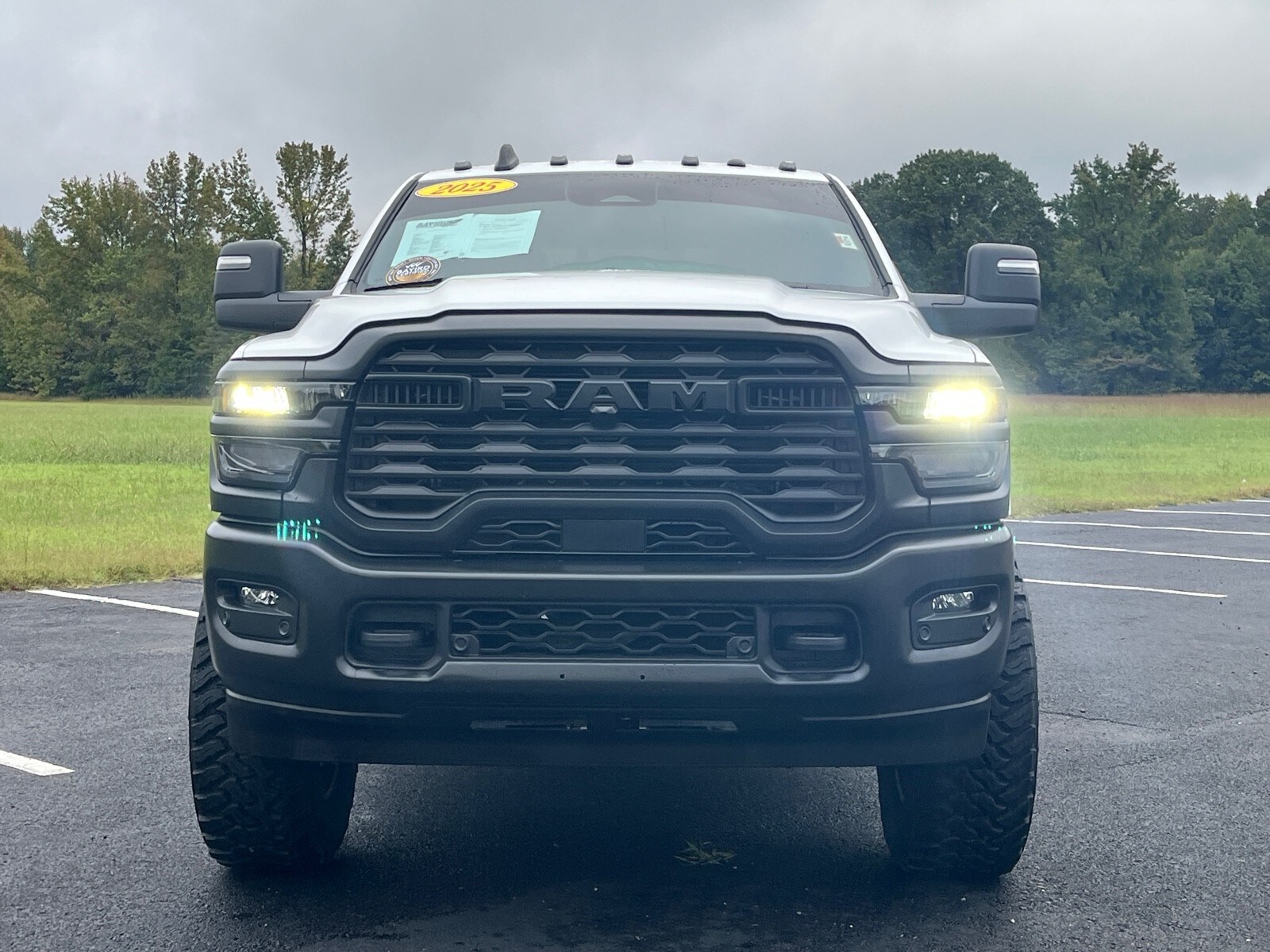 2025 Ram 2500 Tradesman photo 2