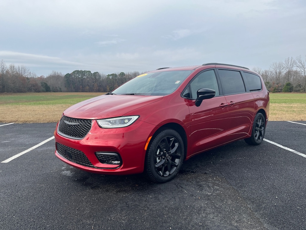 New 2026 Chrysler Pacifica SELECT Passenger Van