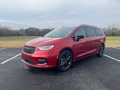 2026 Chrysler Pacifica SELECT Passenger Van