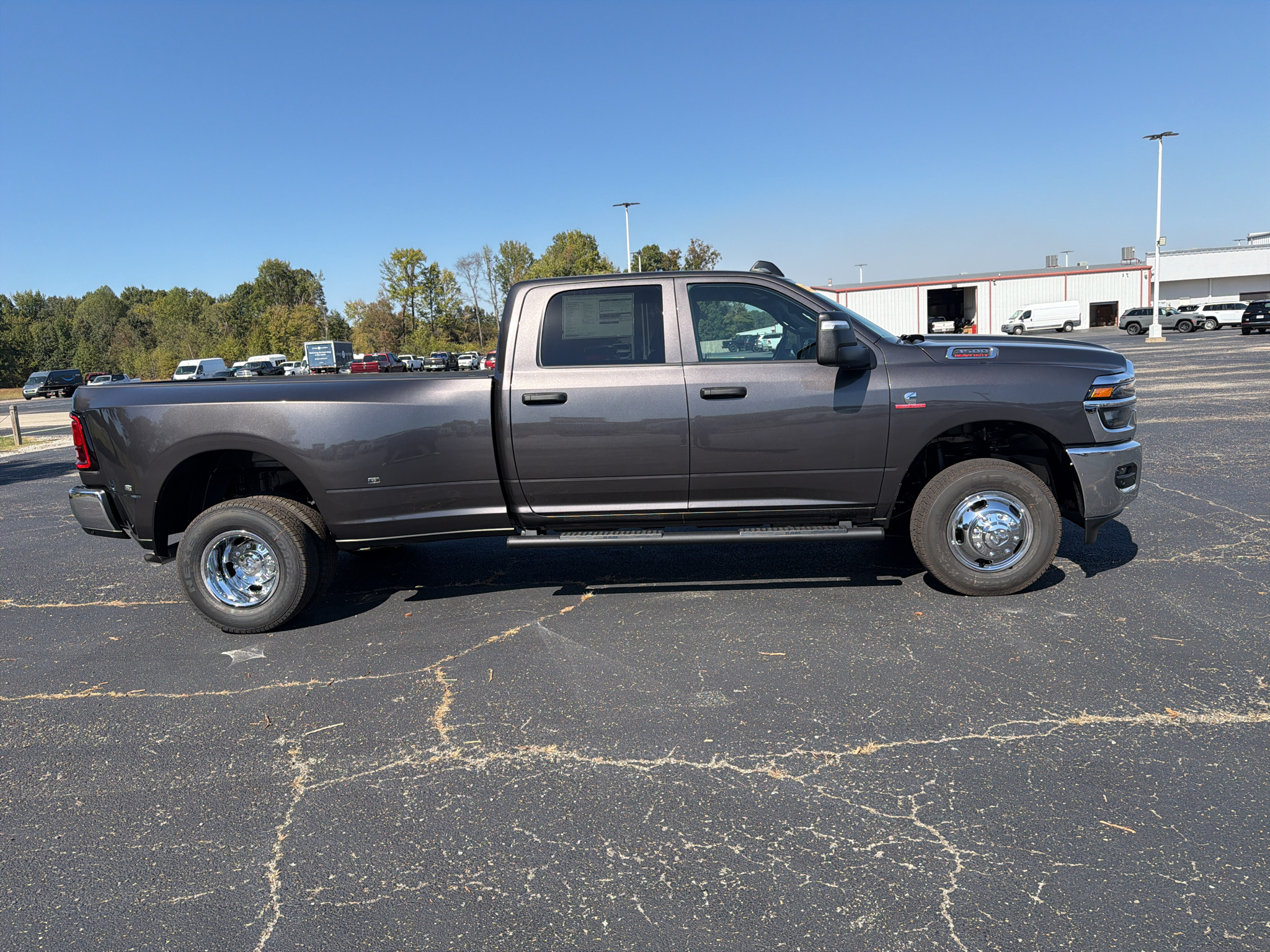 New 2027 Ram 3500 TRADESMAN CREW CAB 4X4 8' BOX Pickup