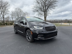 2026 Chrysler Pacifica Select Passenger Van