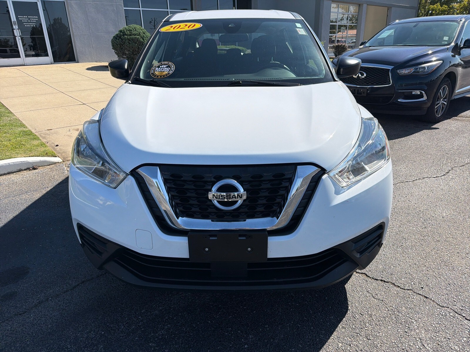 2020 Nissan Kicks S photo 2