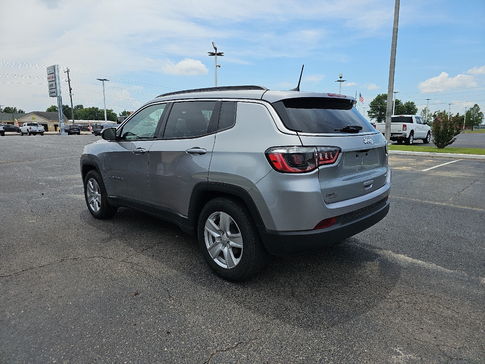 2022 Jeep Compass Latitude photo 3