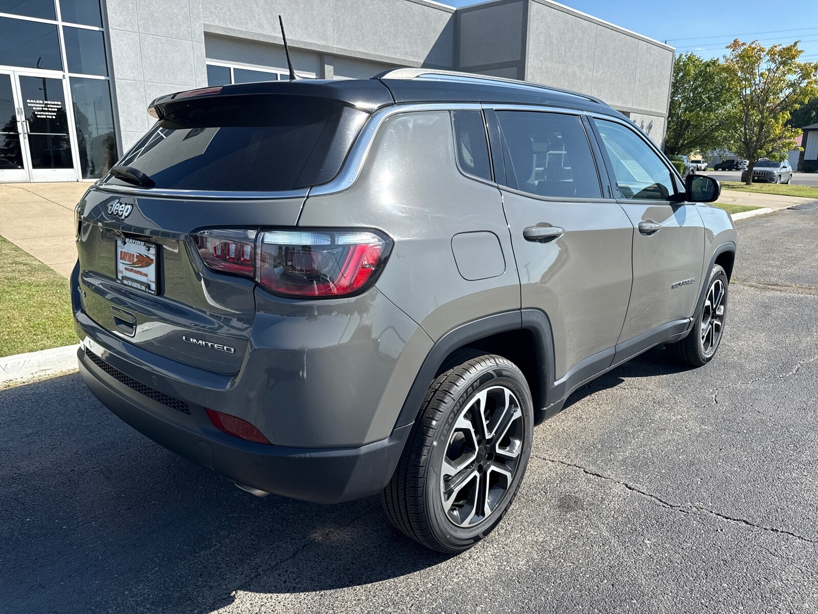 2022 Jeep Compass Limited photo 3