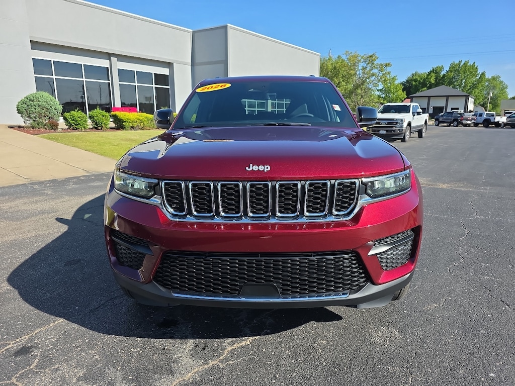 New 2026 Jeep Grand Cherokee Laredo Sport Utility