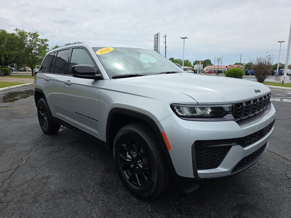 New 2026 Jeep Grand Cherokee Laredo Sport Utility