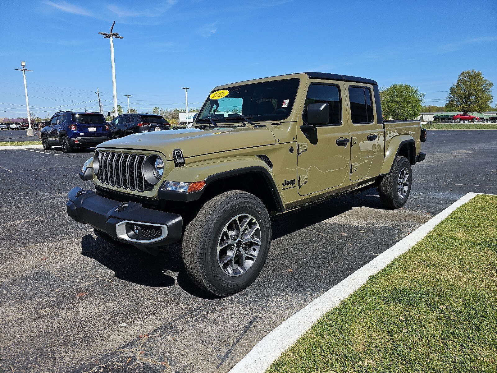 2025 Jeep Gladiator Sport S photo 2