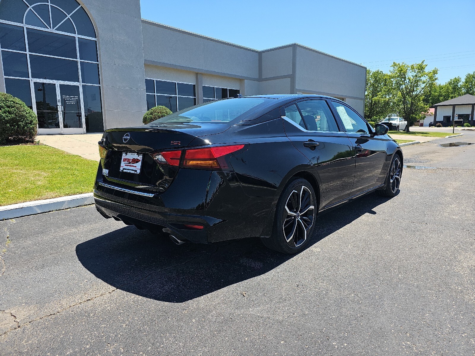 2023 Nissan Altima 2.5 SR photo 4
