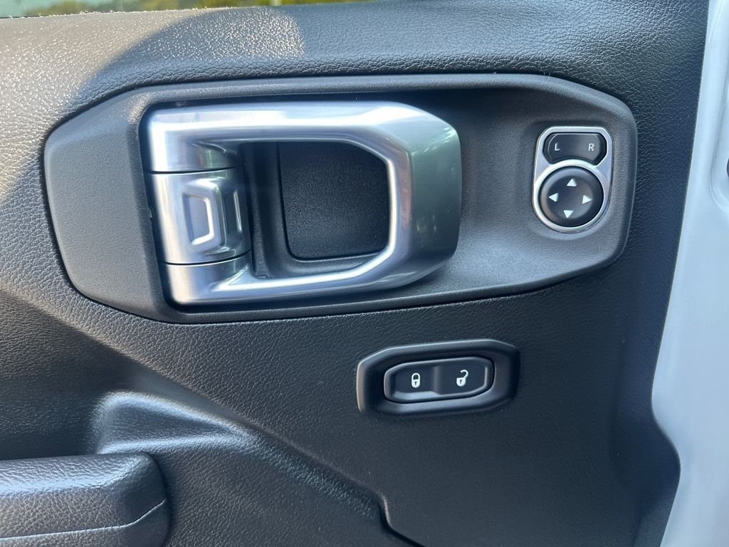 2025 Jeep Gladiator Mojave - Photo 21