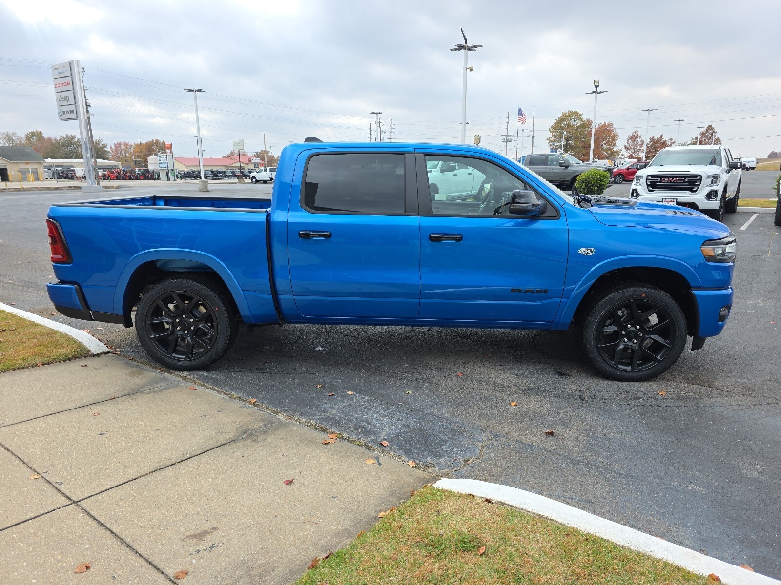 2026 Ram 1500 Laramie photo 3