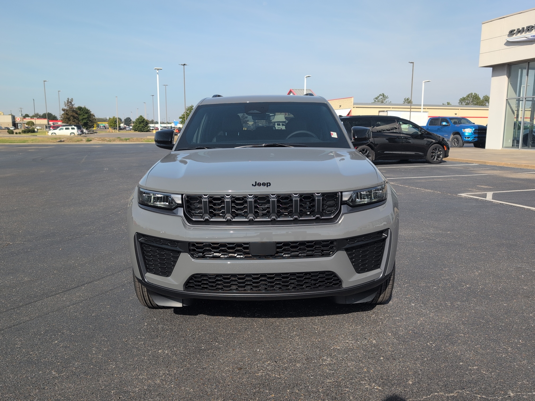 New 2027 Jeep Grand Cherokee Laredo Sport Utility