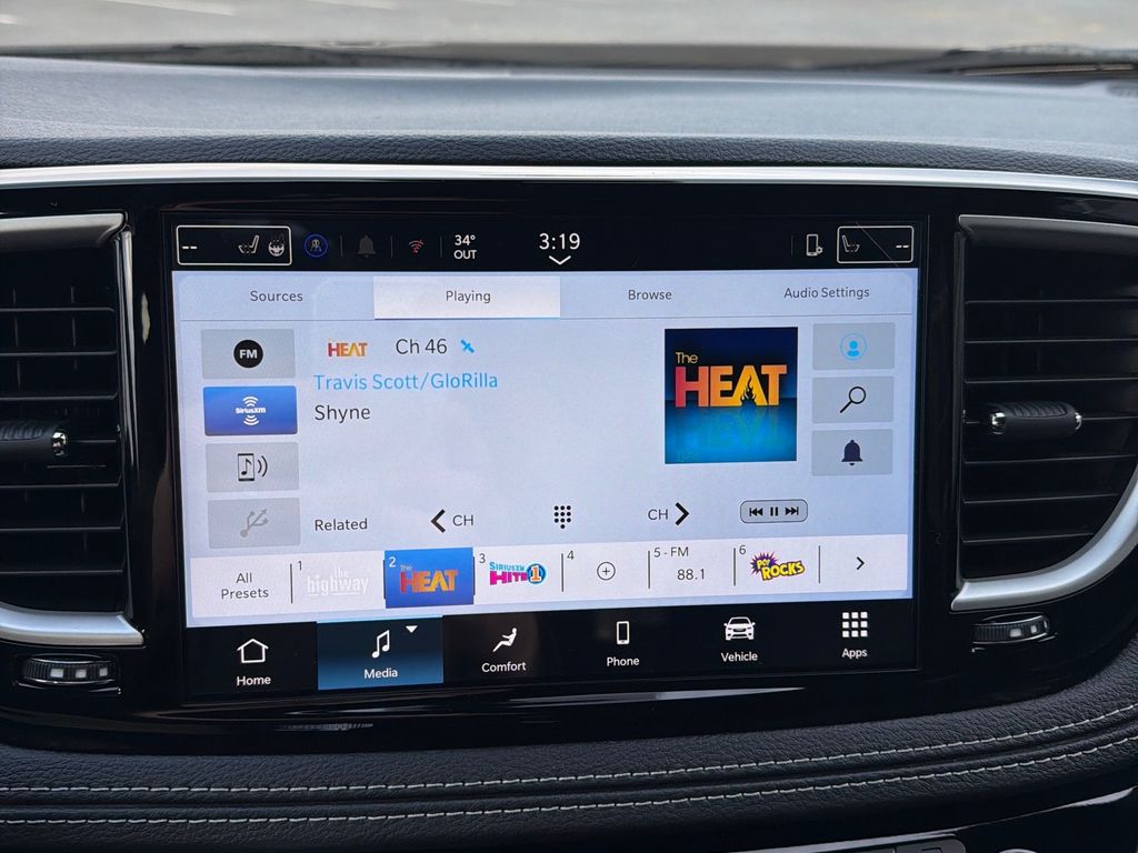 2026 Chrysler Pacifica Select - Photo 18