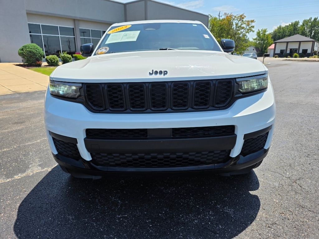 Used 2023 Jeep Grand Cherokee L Laredo SUV