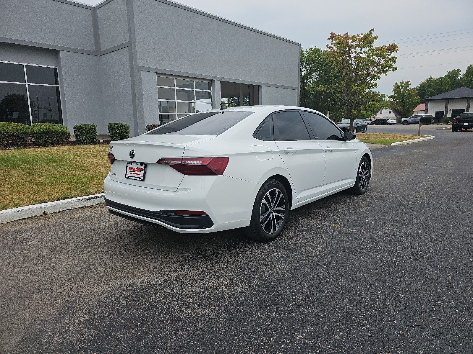 2024 Volkswagen Jetta 1.5T Sport photo 3