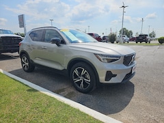 2024 Volvo XC40 B5 Core Bright SUV