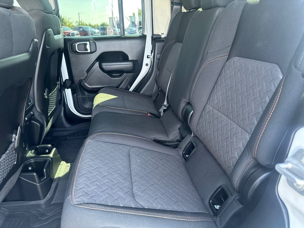 2025 Jeep Gladiator Mojave - Photo 17