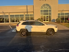 2023 Jeep Cherokee Altitude Lux SUV