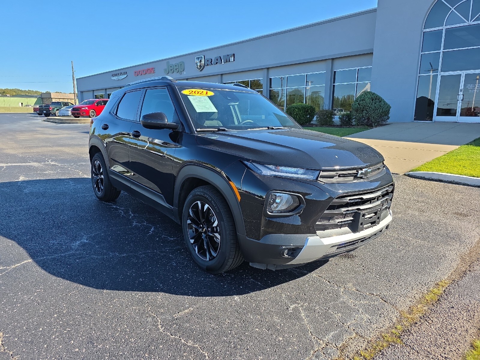 2021 Chevrolet Trailblazer LT photo 2