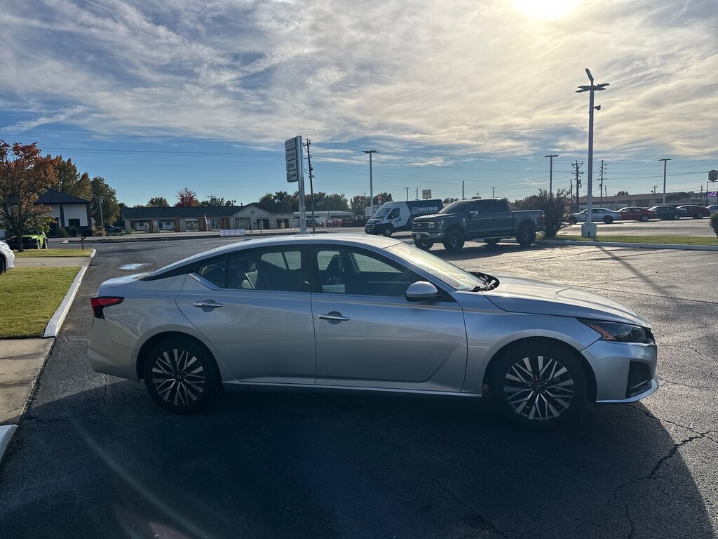 Used 2023 Nissan Altima 2.5 SV Sedan