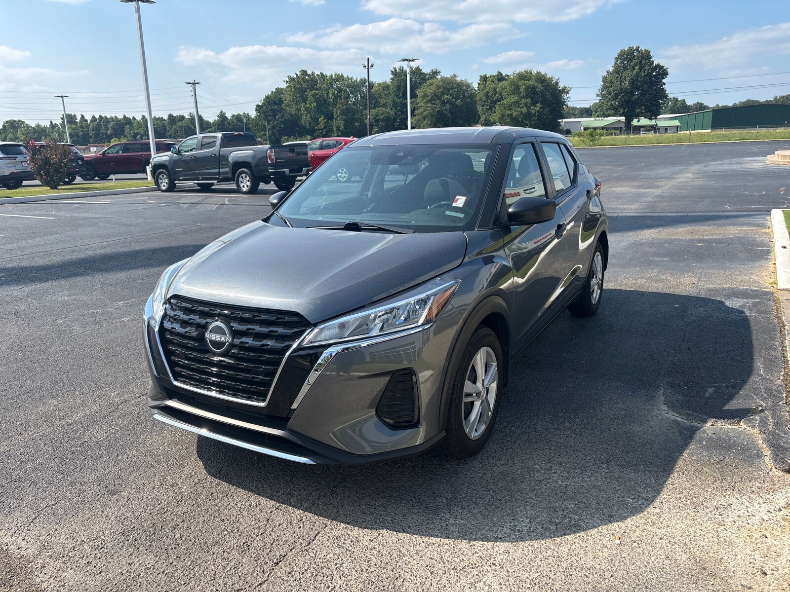 2024 Nissan Kicks S photo 3