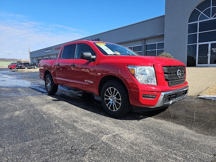 2022 Nissan Titan SV Truck Crew Cab